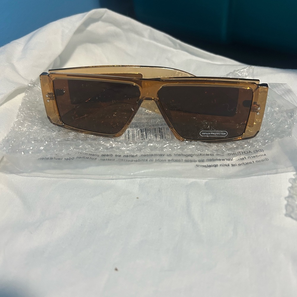 Pretty Little Thing PrettyLittleThing Lot Of 6 Different Pairs Of Sunglasses NWT - Picture 6 of 8